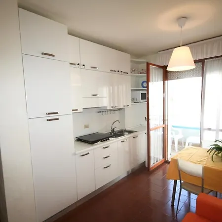 Ba- Althea - Piscina- 利尼亚诺萨比亚多罗